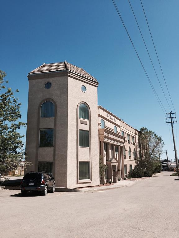 The Bridgeport Inn Форт Макмъри Екстериор снимка
