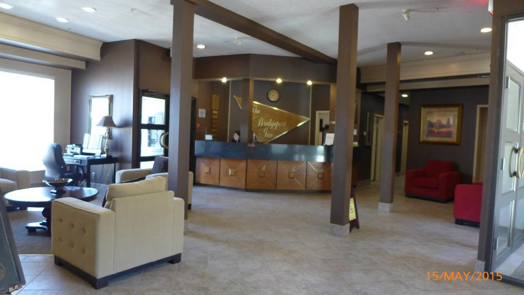 The Bridgeport Inn Форт Макмъри Екстериор снимка