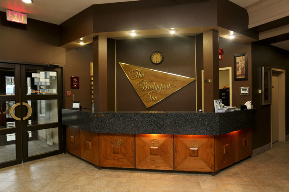 The Bridgeport Inn Форт Макмъри Екстериор снимка