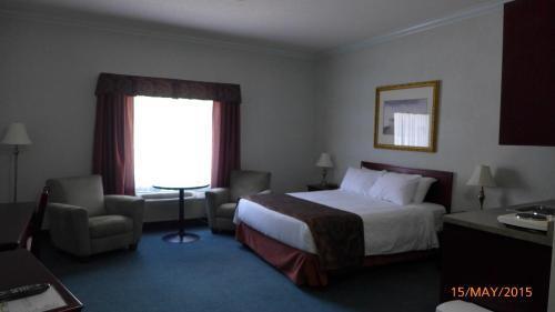 The Bridgeport Inn Форт Макмъри Екстериор снимка