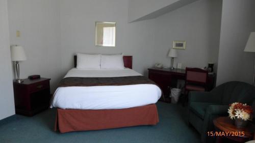 The Bridgeport Inn Форт Макмъри Екстериор снимка